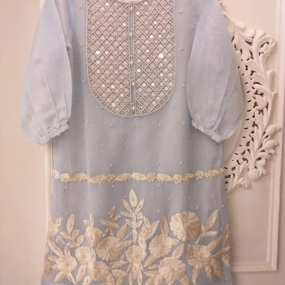 Agha noor top